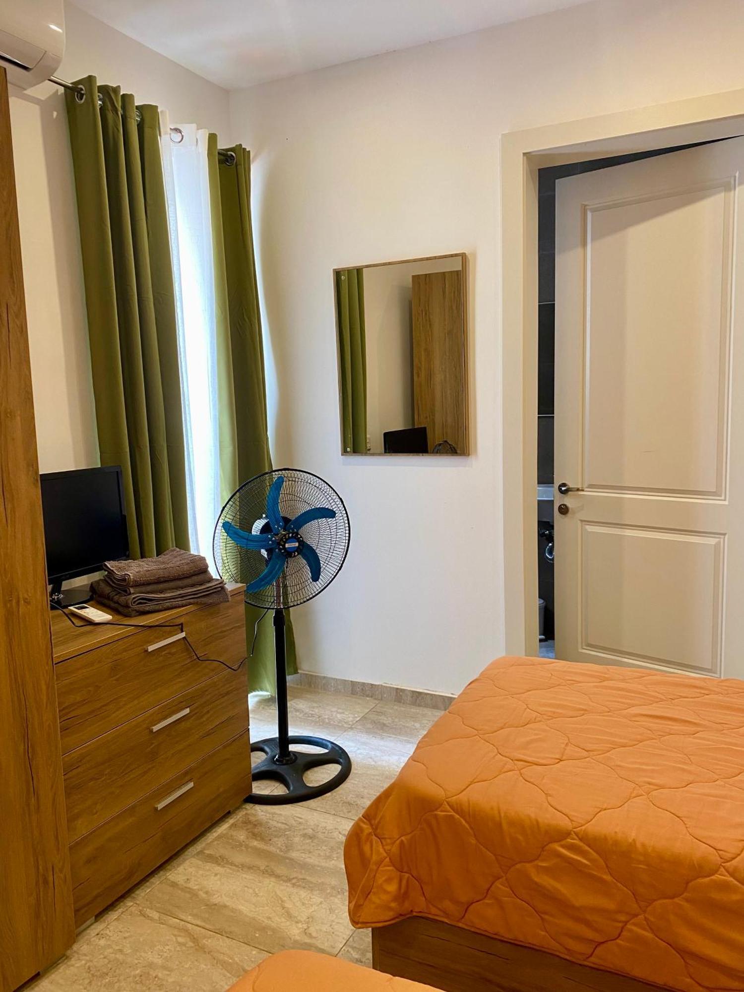 Beach House. Live, Experience Sea St. Paul's Bay Luaran gambar